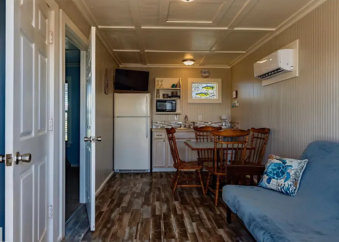 Blue Dolphin Inn And Cottages